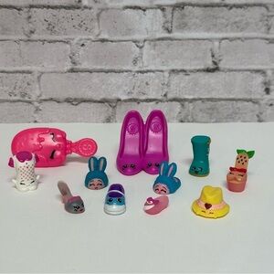 Shopkins Toys Lot of 11 Shoes Brush Hat Shirt Moose Toys